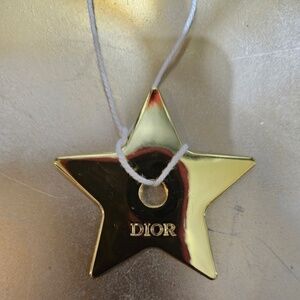 Dior gold star